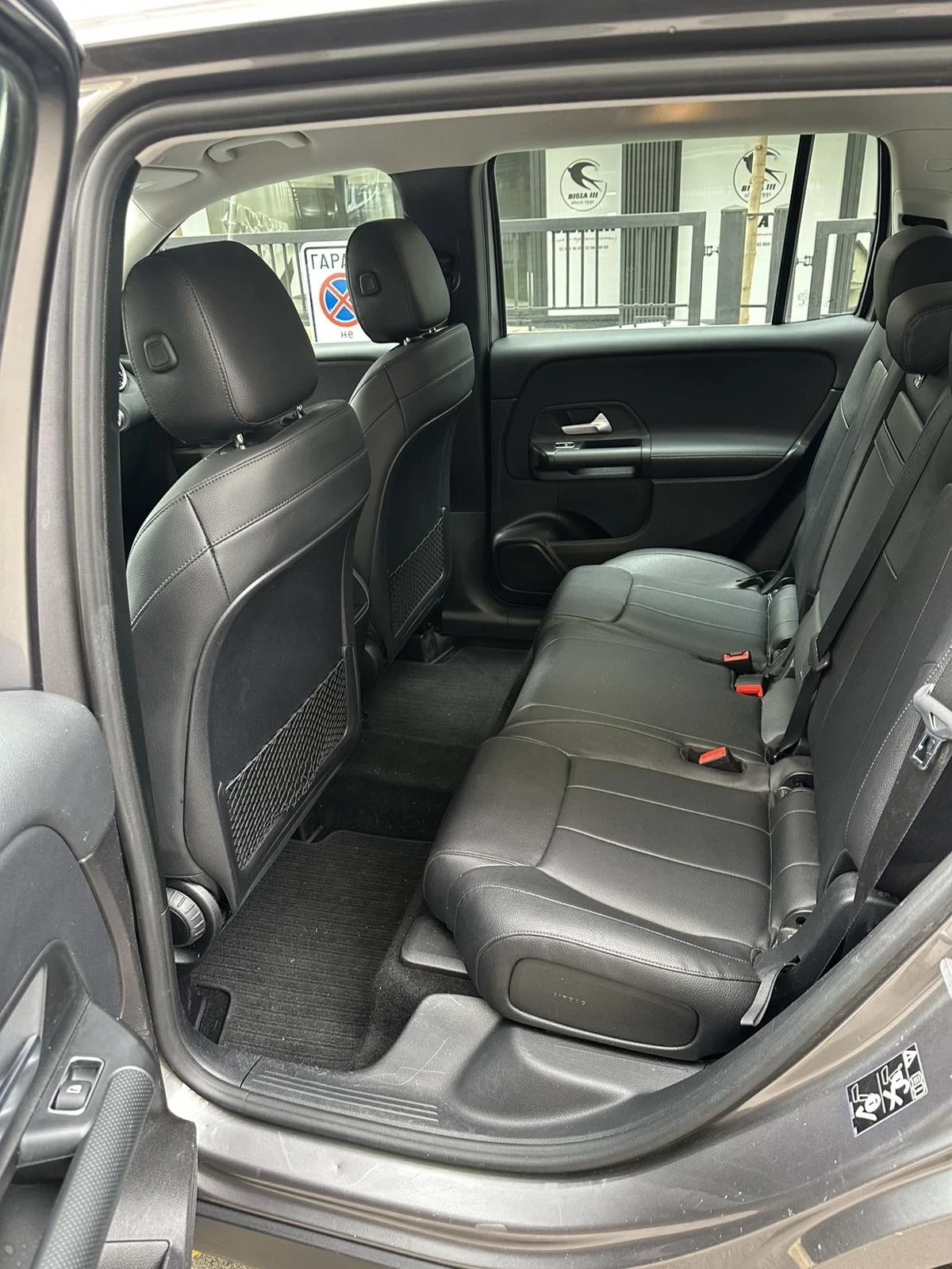 Mercedes-Benz GLB 180, снимка 4 - Автомобили и джипове - 56207842