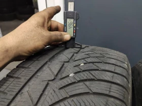 Гуми Зимни 235/45R19, снимка 7