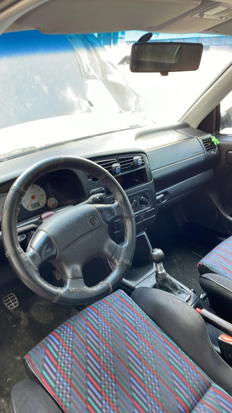 VW Golf 2.0 GTI, снимка 6 - Автомобили и джипове - 47504688