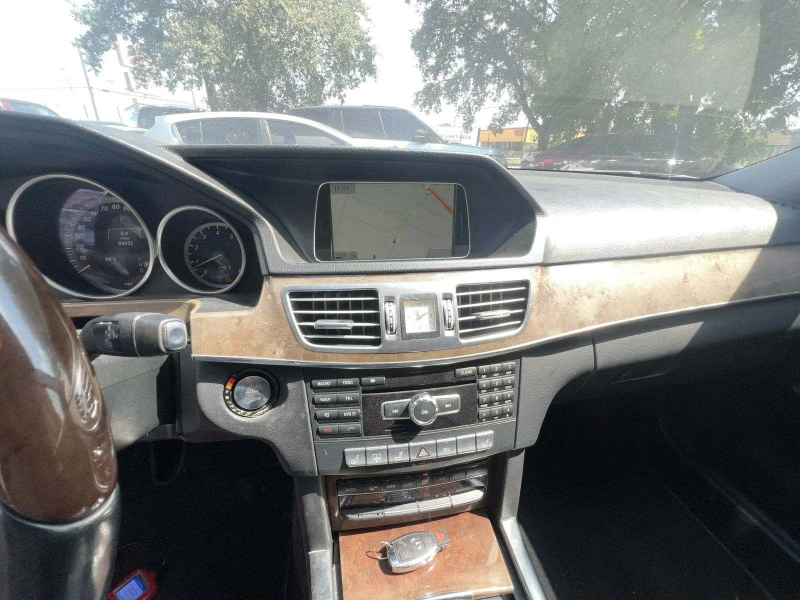 Mercedes-Benz E 350 4MATIC, снимка 8 - Автомобили и джипове - 47206126