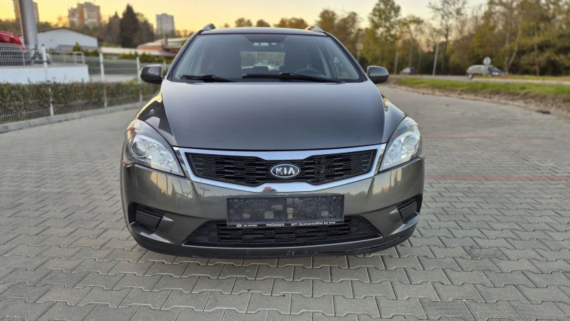 Kia Ceed 1.6 NAVI, снимка 4 - Автомобили и джипове - 47724087