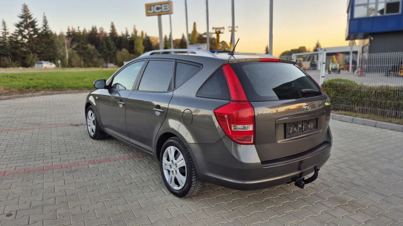 Kia Ceed 1.6 NAVI, снимка 8 - Автомобили и джипове - 47724087