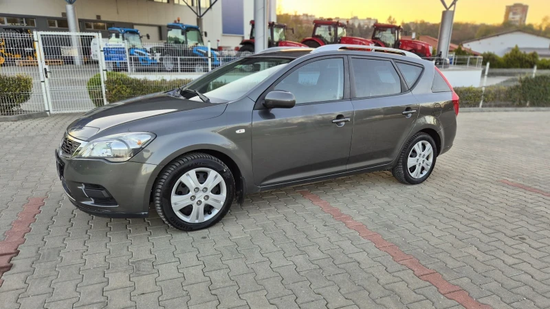 Kia Ceed 1.6 NAVI, снимка 3 - Автомобили и джипове - 47724087