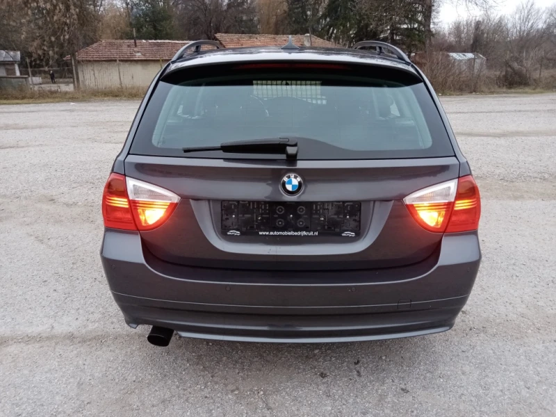 BMW 320  150k.ФЕЙСЛИФТ, Нави, снимка 8 - Автомобили и джипове - 48681751