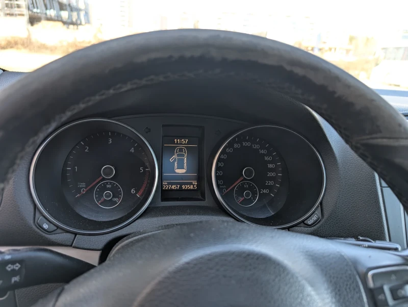 VW Golf 2.0TDI, снимка 7 - Автомобили и джипове - 49406500