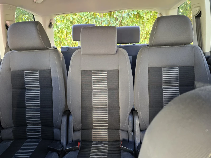 VW Touran United, снимка 4 - Автомобили и джипове - 52615210