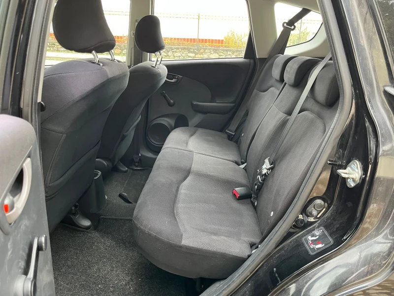 Honda Jazz 1.4i, снимка 8 - Автомобили и джипове - 53147780