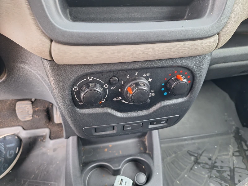 Dacia Dokker 1.5 DCI KLIMA, снимка 11 - Автомобили и джипове - 53539025