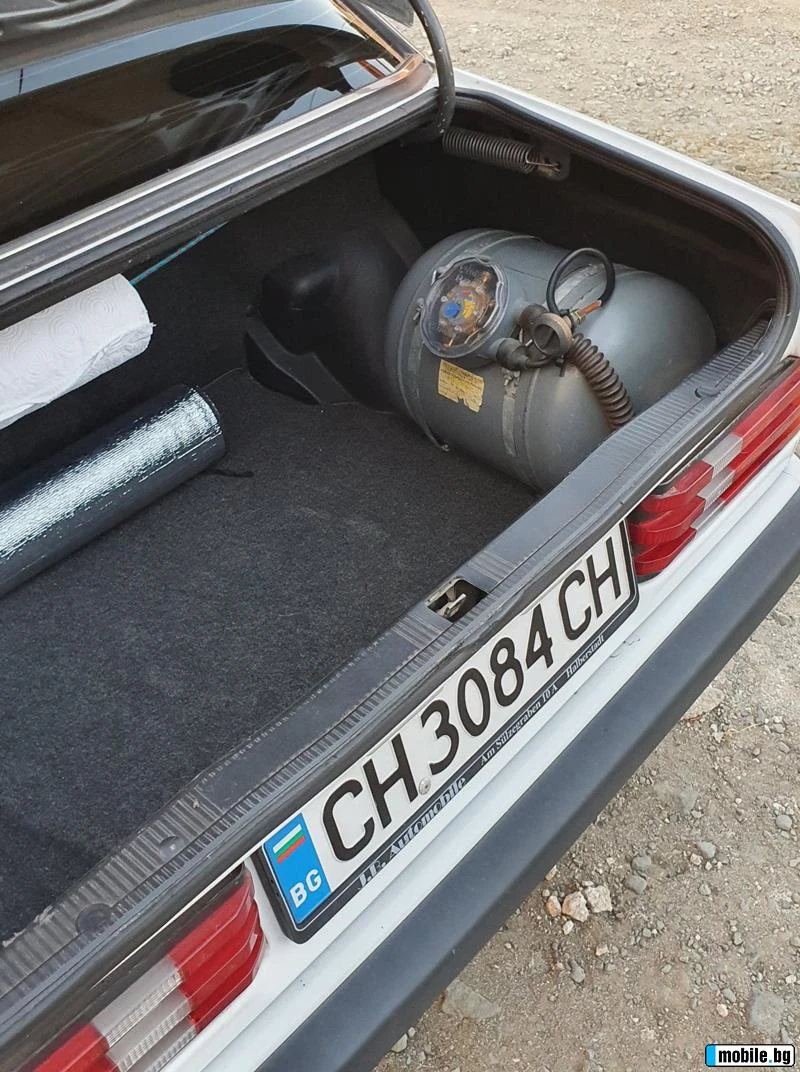 Mercedes-Benz 190, снимка 4 - Автомобили и джипове - 54496220