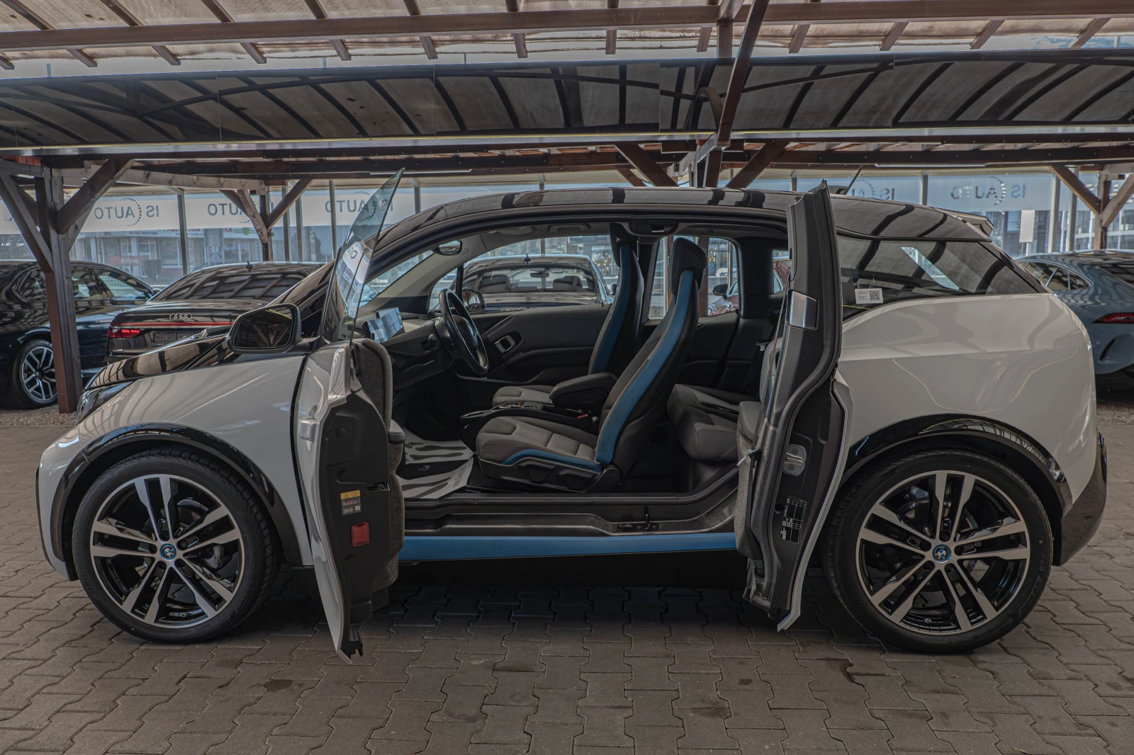 BMW i3 S/120ah/Adaptive LED/Подгрев/ - изображение 5