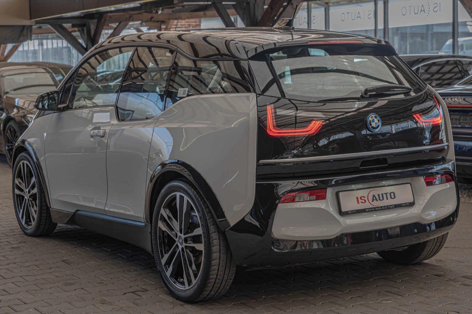 BMW i3 S/120ah/Adaptive LED/Подгрев/ - изображение 6