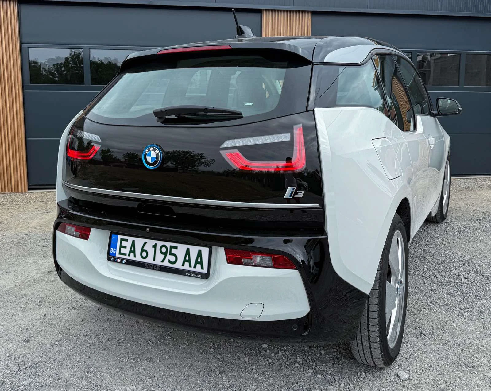 BMW i3 120Ah, 42Kw/h, Термопомпа, Самопаркиране - изображение 6