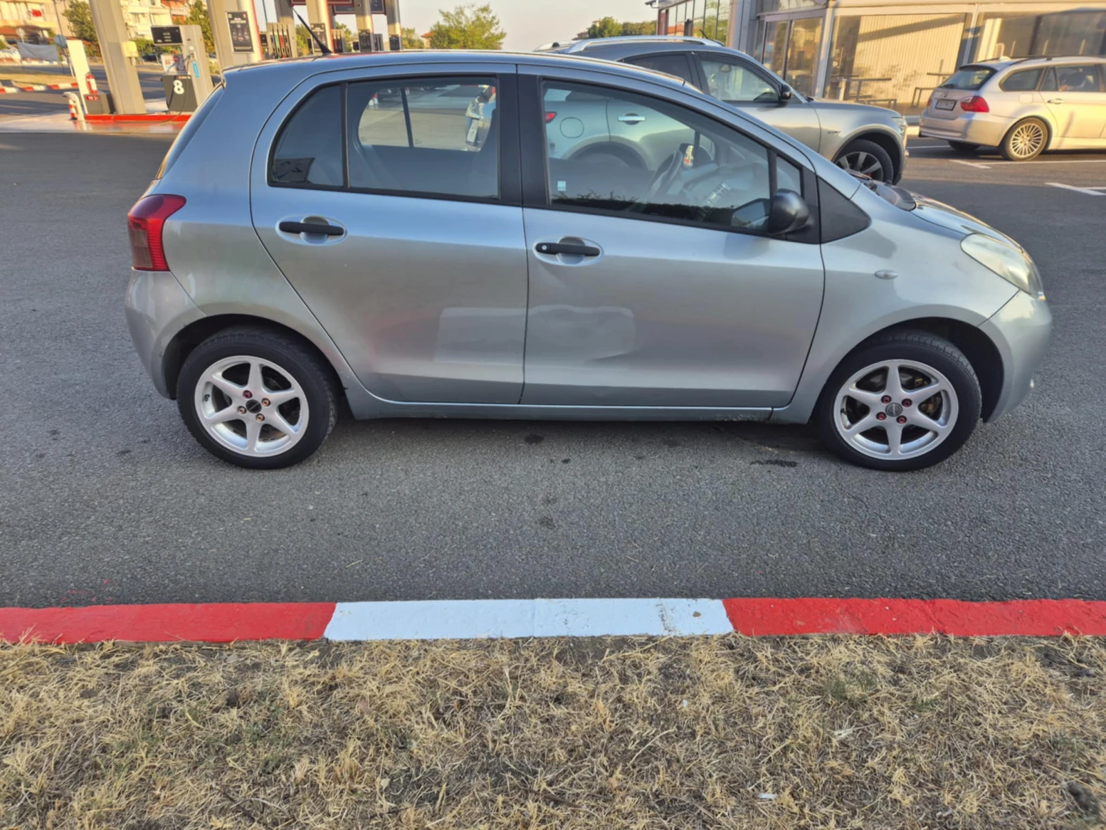 Toyota Yaris  - изображение 3