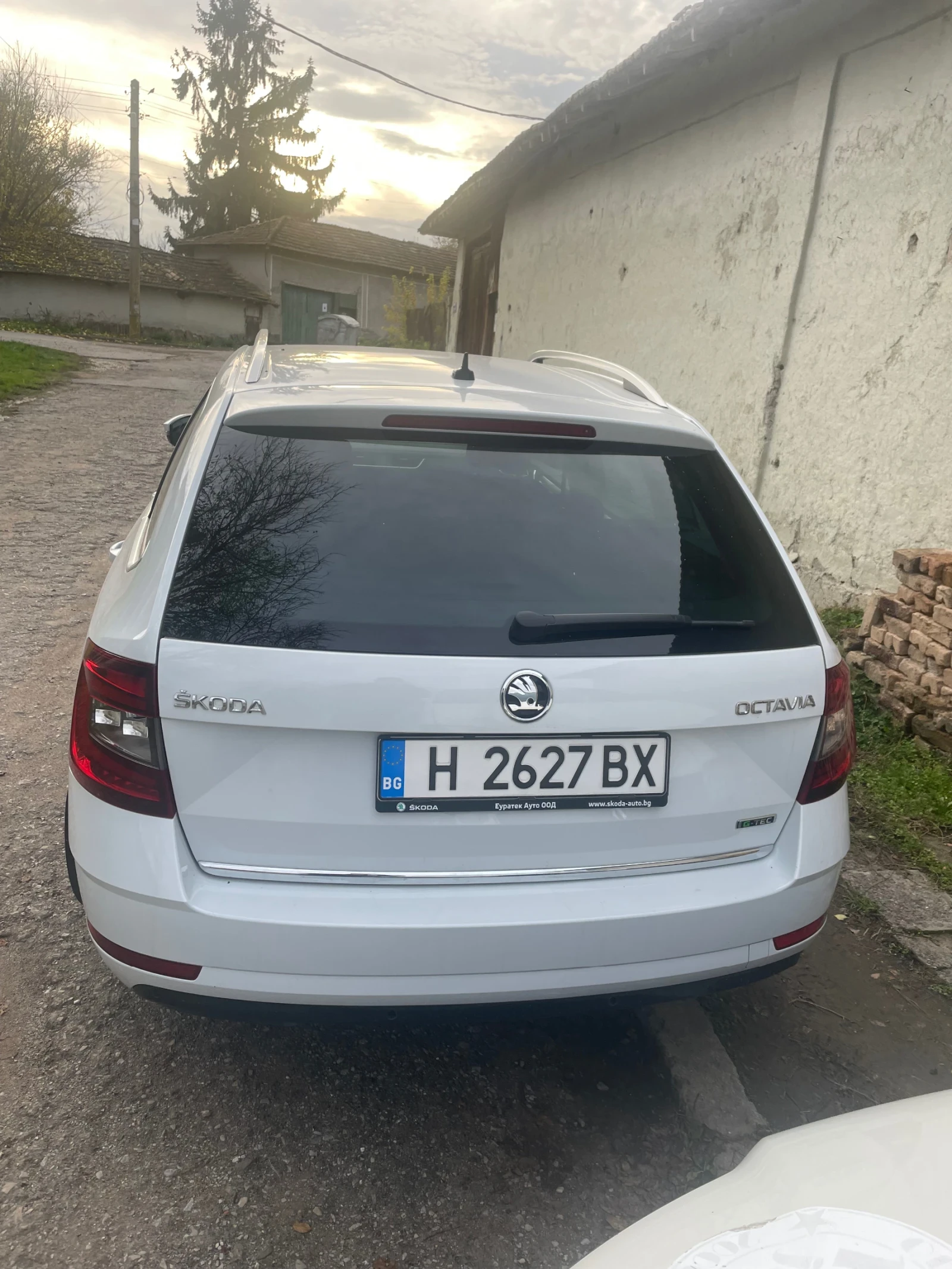 Skoda Octavia CNG 1, 5 131к.с. - изображение 2