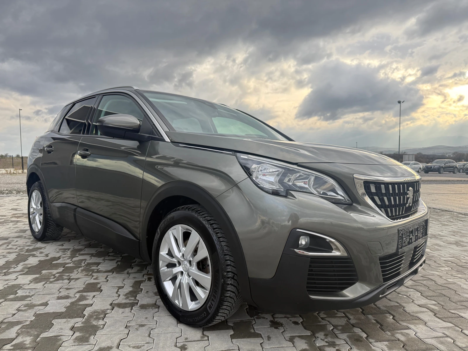 Peugeot 3008 1.6HDI Собствен лизинг  - изображение 3