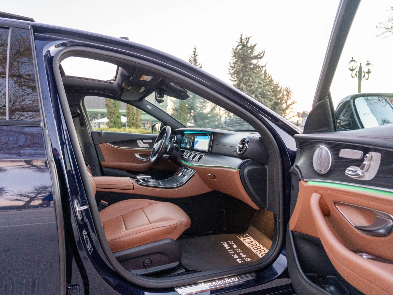 Mercedes-Benz E 300 de AMG Plug-in Hybrid Burmester , снимка 10 - Автомобили и джипове - 52854758