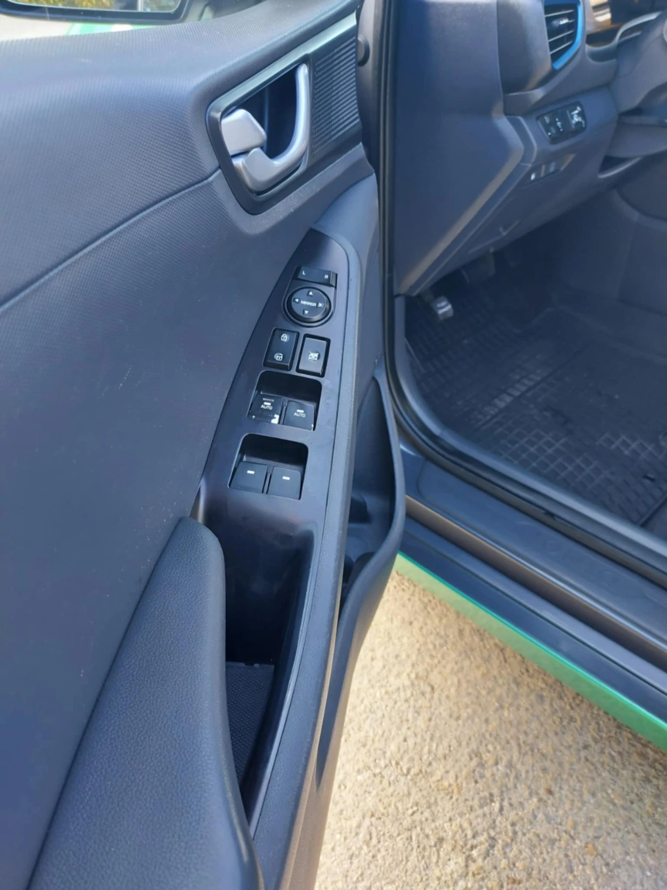 Hyundai Ioniq, снимка 12 - Автомобили и джипове - 53892472