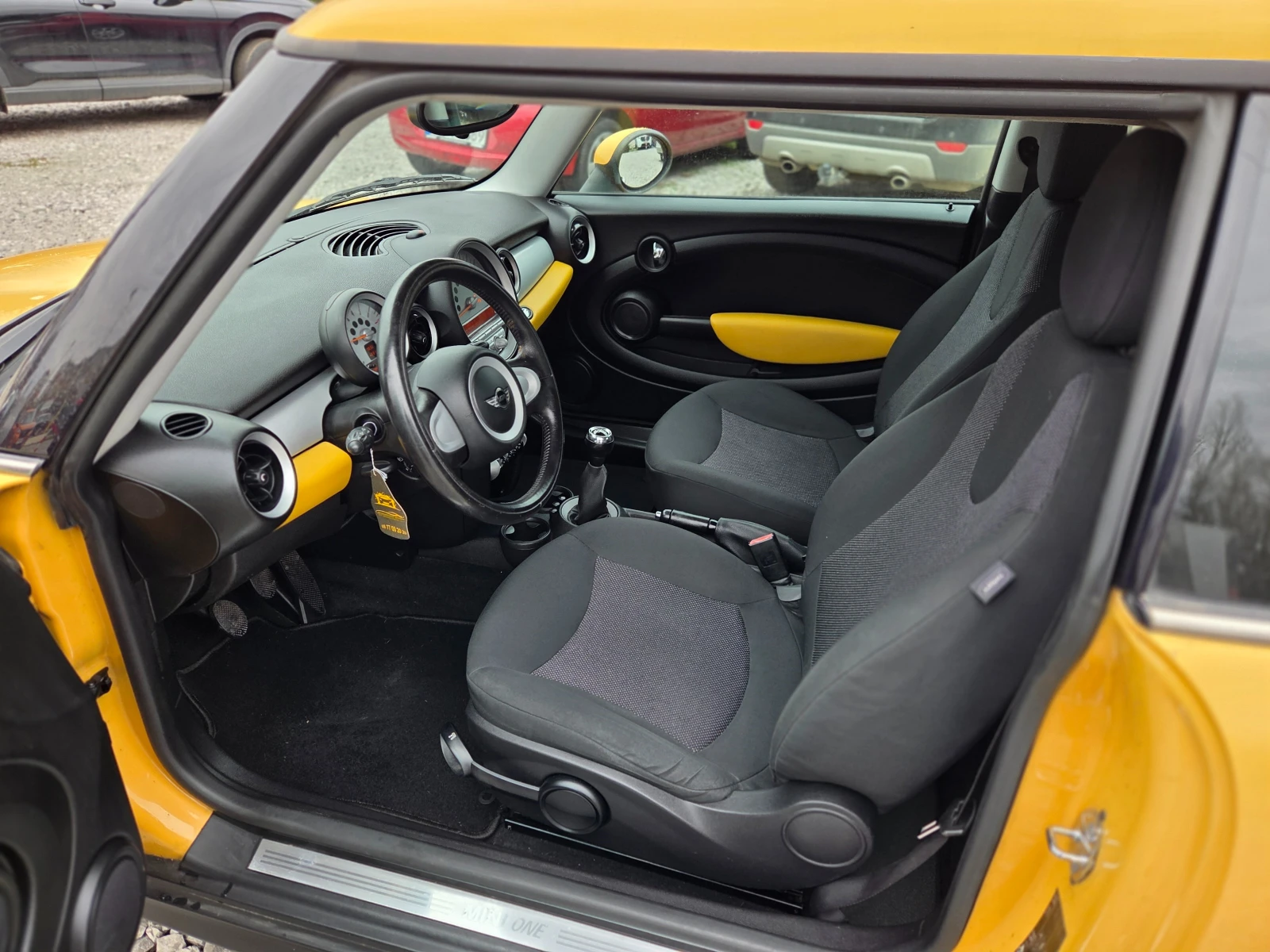 Mini One 1.4i FACE* НОВА ВЕРИГА* CHILI* , снимка 13 - Автомобили и джипове - 53905741