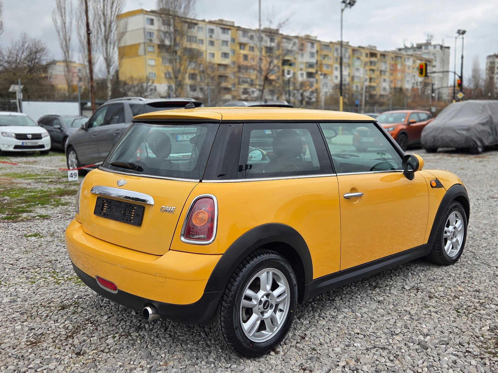 Mini One 1.4i FACE* НОВА ВЕРИГА* CHILI* , снимка 4 - Автомобили и джипове - 53905741