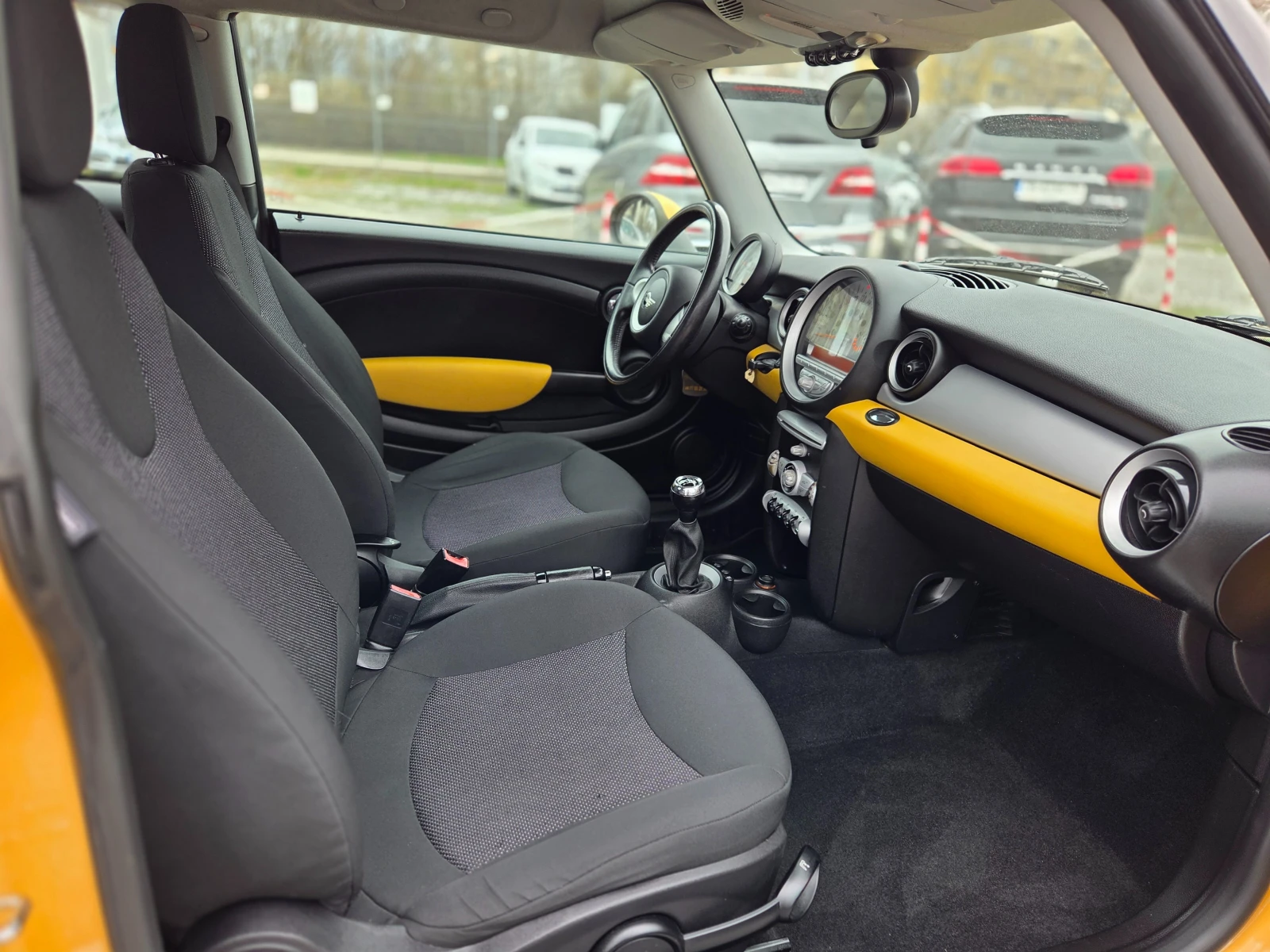 Mini One 1.4i FACE* НОВА ВЕРИГА* CHILI* , снимка 11 - Автомобили и джипове - 53905741