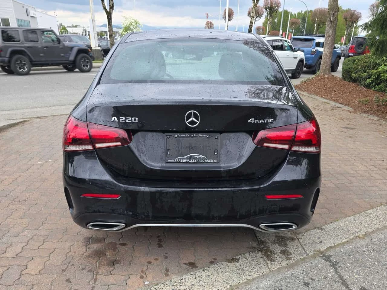 Mercedes-Benz A 220 * PANO* KEYLESS* ПОДГРЕВ* , снимка 4 - Автомобили и джипове - 54349964