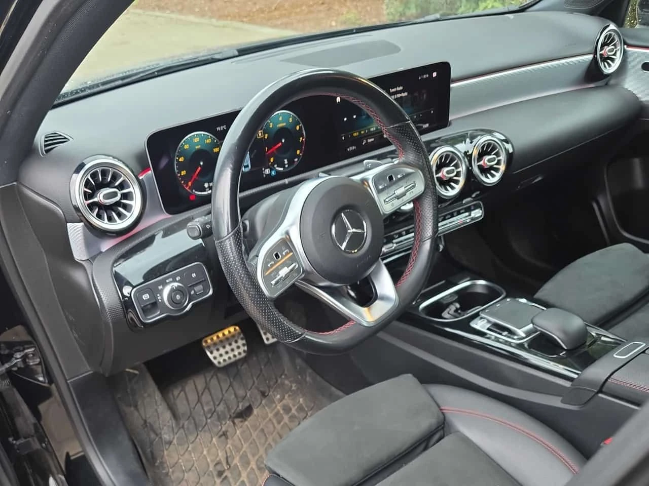Mercedes-Benz A 220 * PANO* KEYLESS* ПОДГРЕВ* , снимка 5 - Автомобили и джипове - 54349964