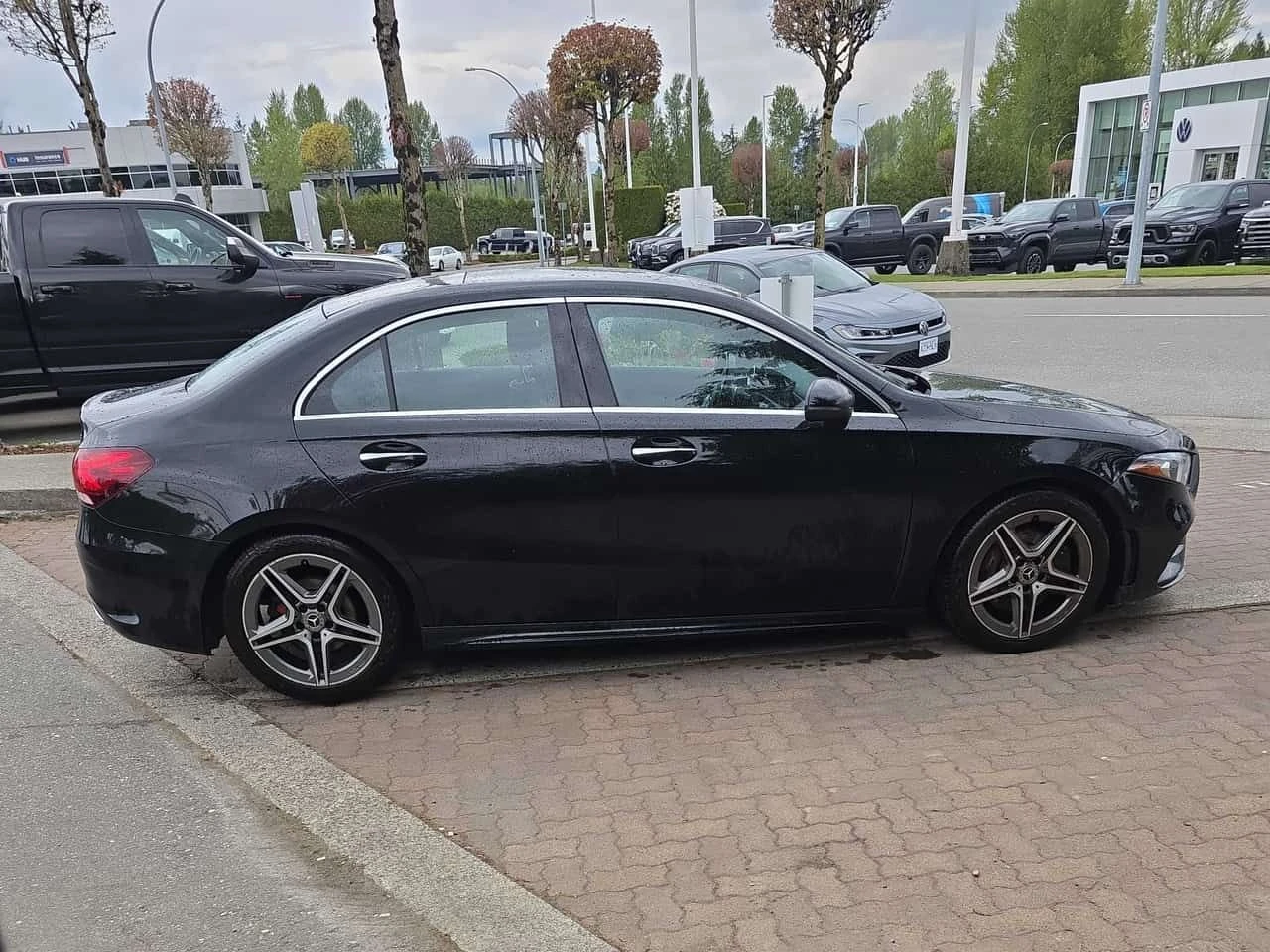 Mercedes-Benz A 220 * PANO* KEYLESS* ПОДГРЕВ* , снимка 3 - Автомобили и джипове - 54349964