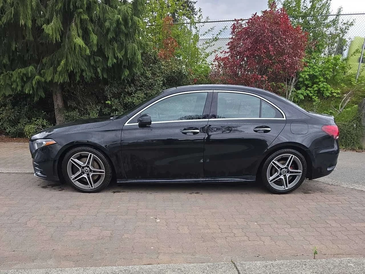 Mercedes-Benz A 220 * PANO* KEYLESS* ПОДГРЕВ* , снимка 2 - Автомобили и джипове - 54349964