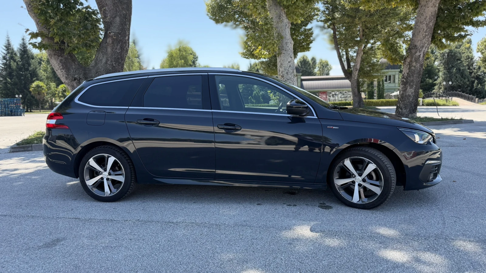 Peugeot 308 GT Line KEYLESS | Line assist| Камера 360, снимка 4 - Автомобили и джипове - 54389575