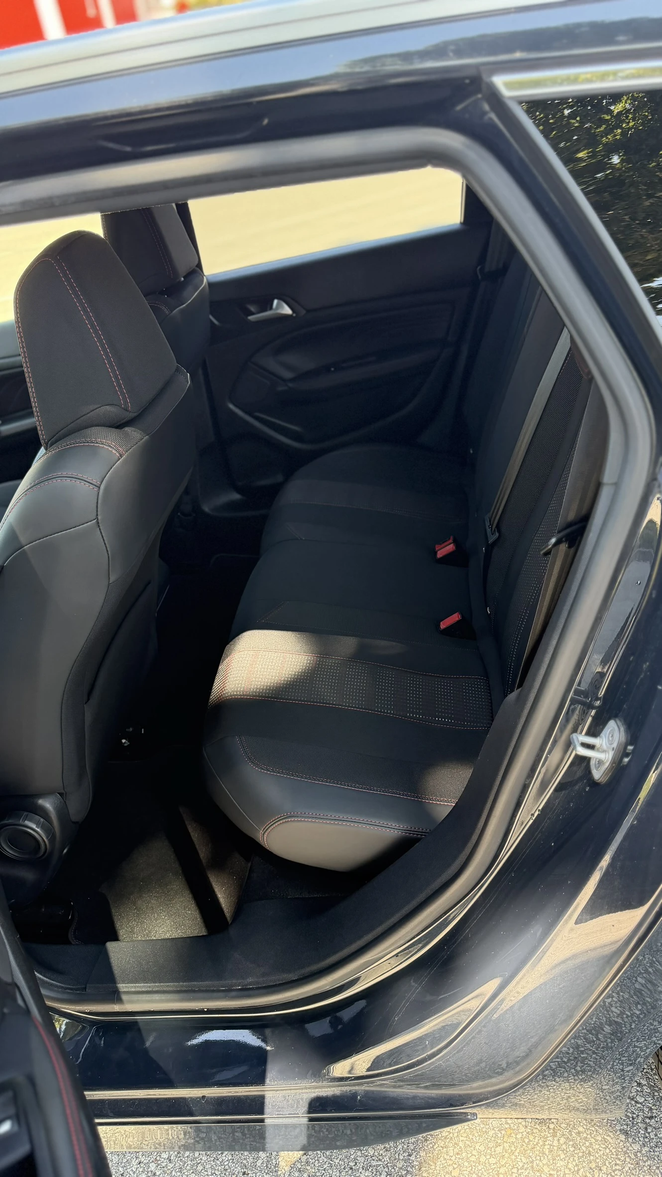 Peugeot 308 GT Line KEYLESS | Line assist| Камера 360, снимка 12 - Автомобили и джипове - 54389575
