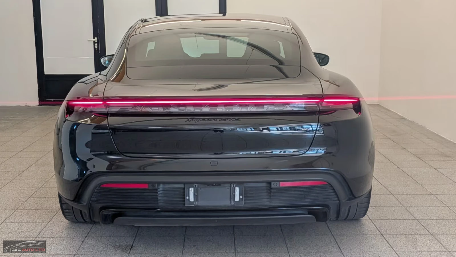 Porsche Taycan GTS/598HP/PANO/CHRONO/360/MATRIX/ACC/LUFT/21/395z, снимка 4 - Автомобили и джипове - 54429081