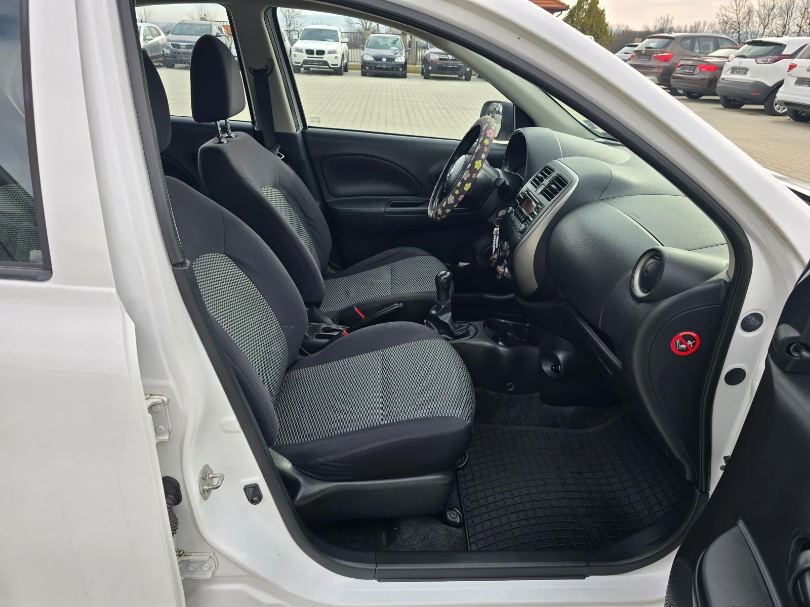 Nissan Micra 1.2, снимка 12 - Автомобили и джипове - 54516291