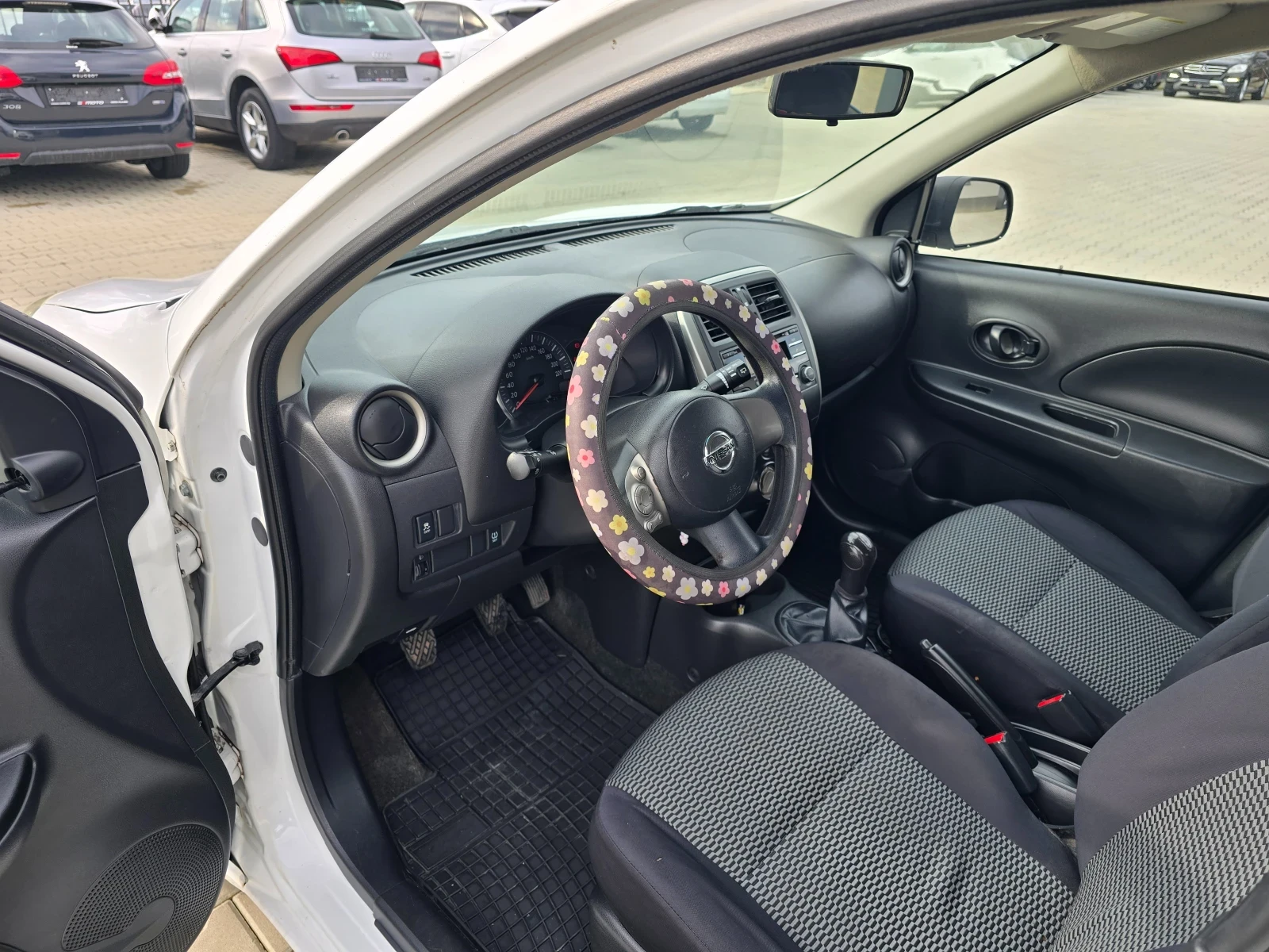 Nissan Micra 1.2, снимка 14 - Автомобили и джипове - 54516291