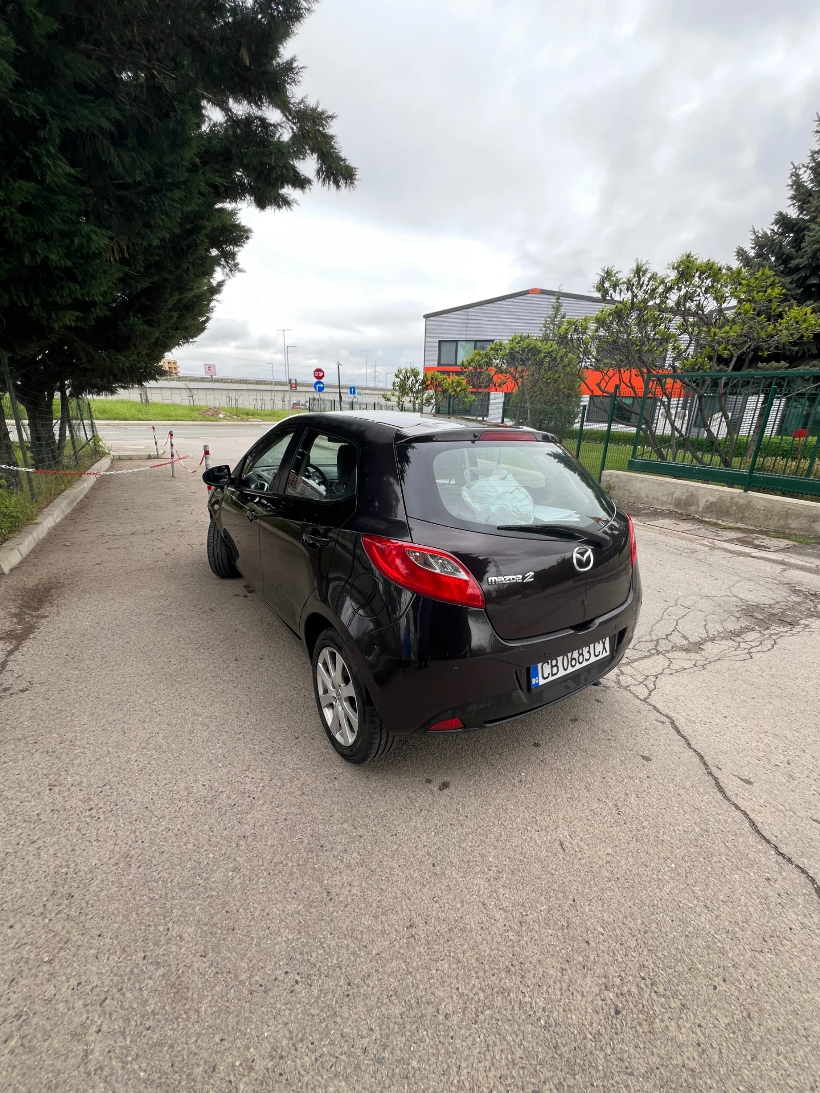 Mazda 2, снимка 8 - Автомобили и джипове - 54584973