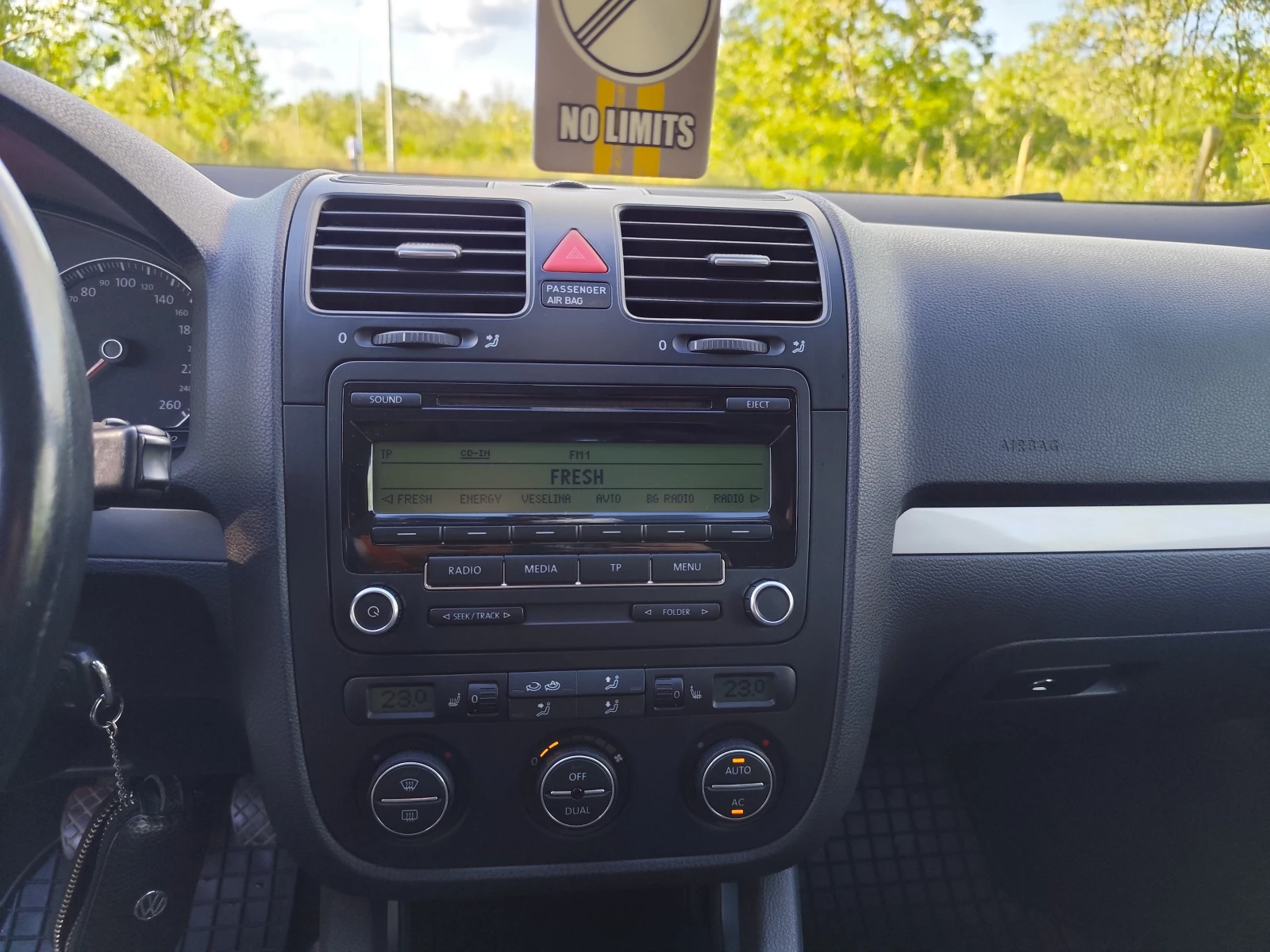 VW Golf 2.0TDI 16V, снимка 9 - Автомобили и джипове - 54715503
