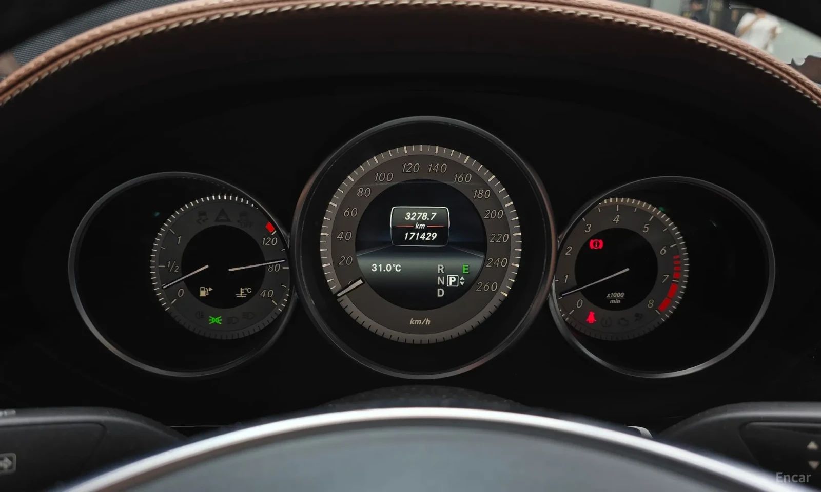 Mercedes-Benz CLS 400 AMG LINE\360 Камери\Кафяв салон, снимка 8 - Автомобили и джипове - 55622717