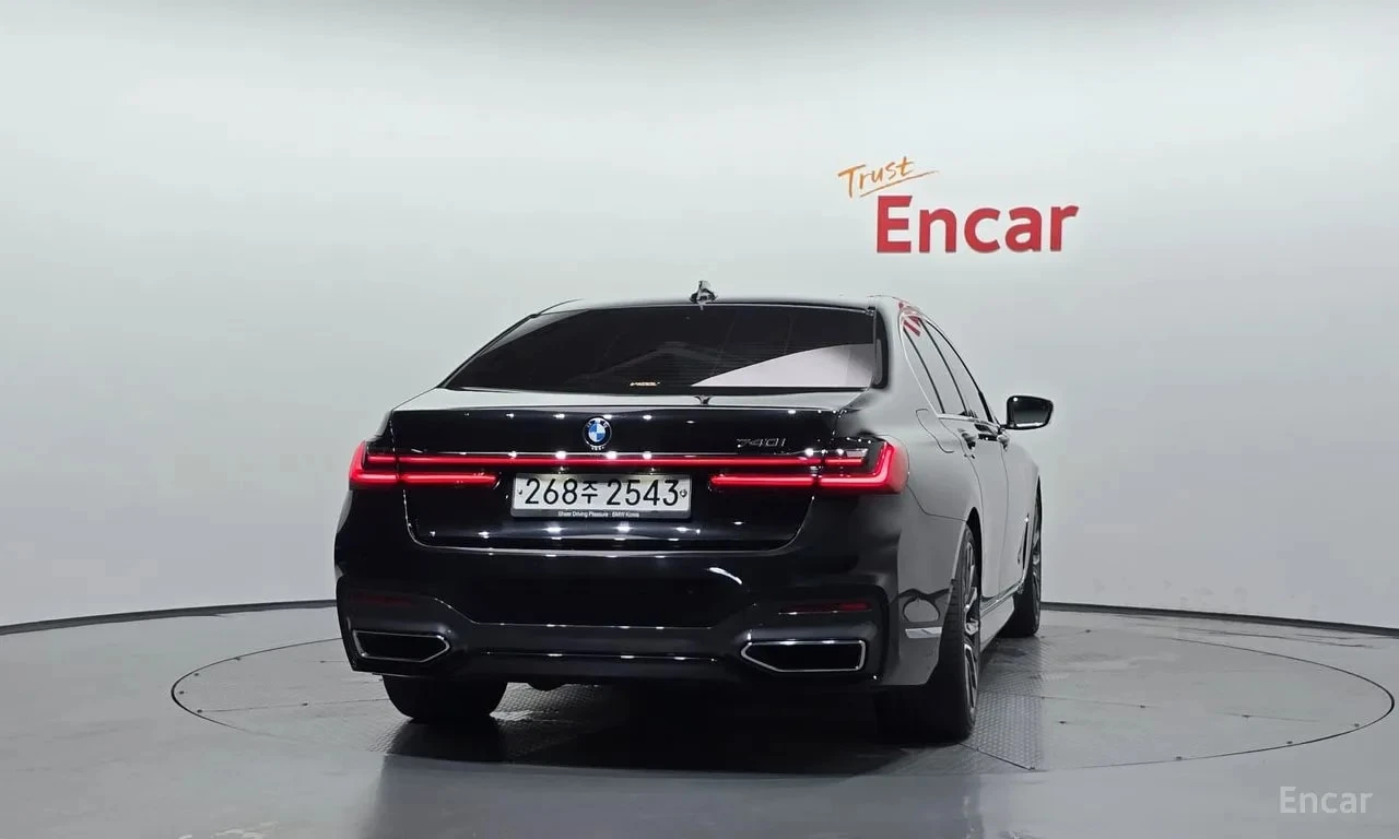 BMW 740 i M Sport* ШИБИДАХ* 360* ОБДУХВАНЕ* АВТОКРЕДИТ* , снимка 4 - Автомобили и джипове - 56073399