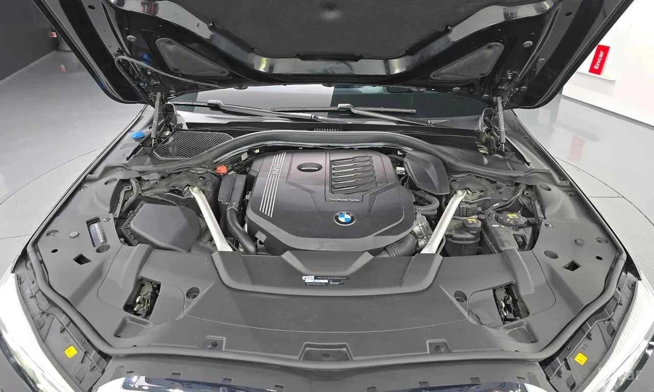BMW 740 i M Sport* ШИБИДАХ* 360* ОБДУХВАНЕ* АВТОКРЕДИТ* , снимка 6 - Автомобили и джипове - 56073399