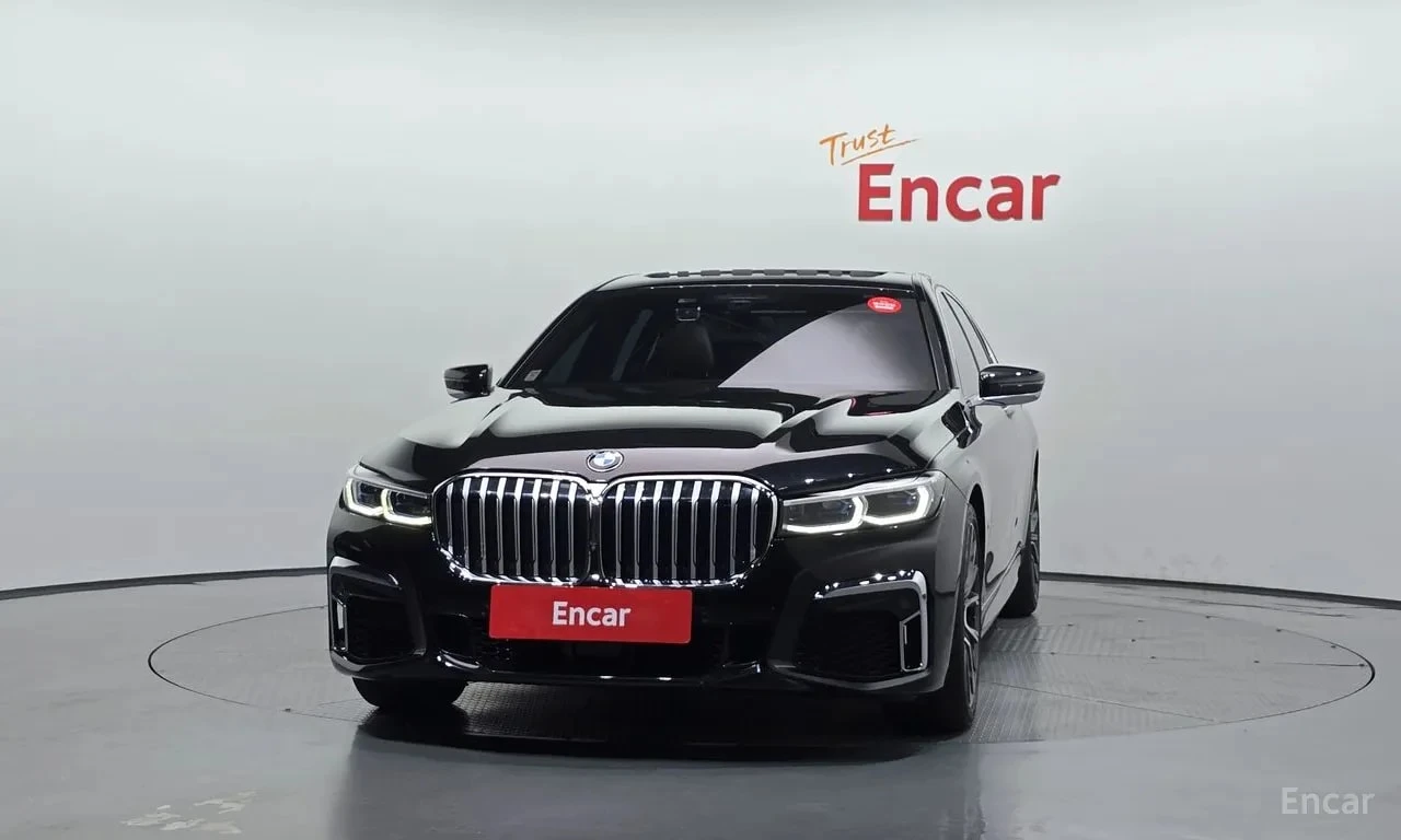 BMW 740 i M Sport* ШИБИДАХ* 360* ОБДУХВАНЕ* АВТОКРЕДИТ* , снимка 3 - Автомобили и джипове - 56073399