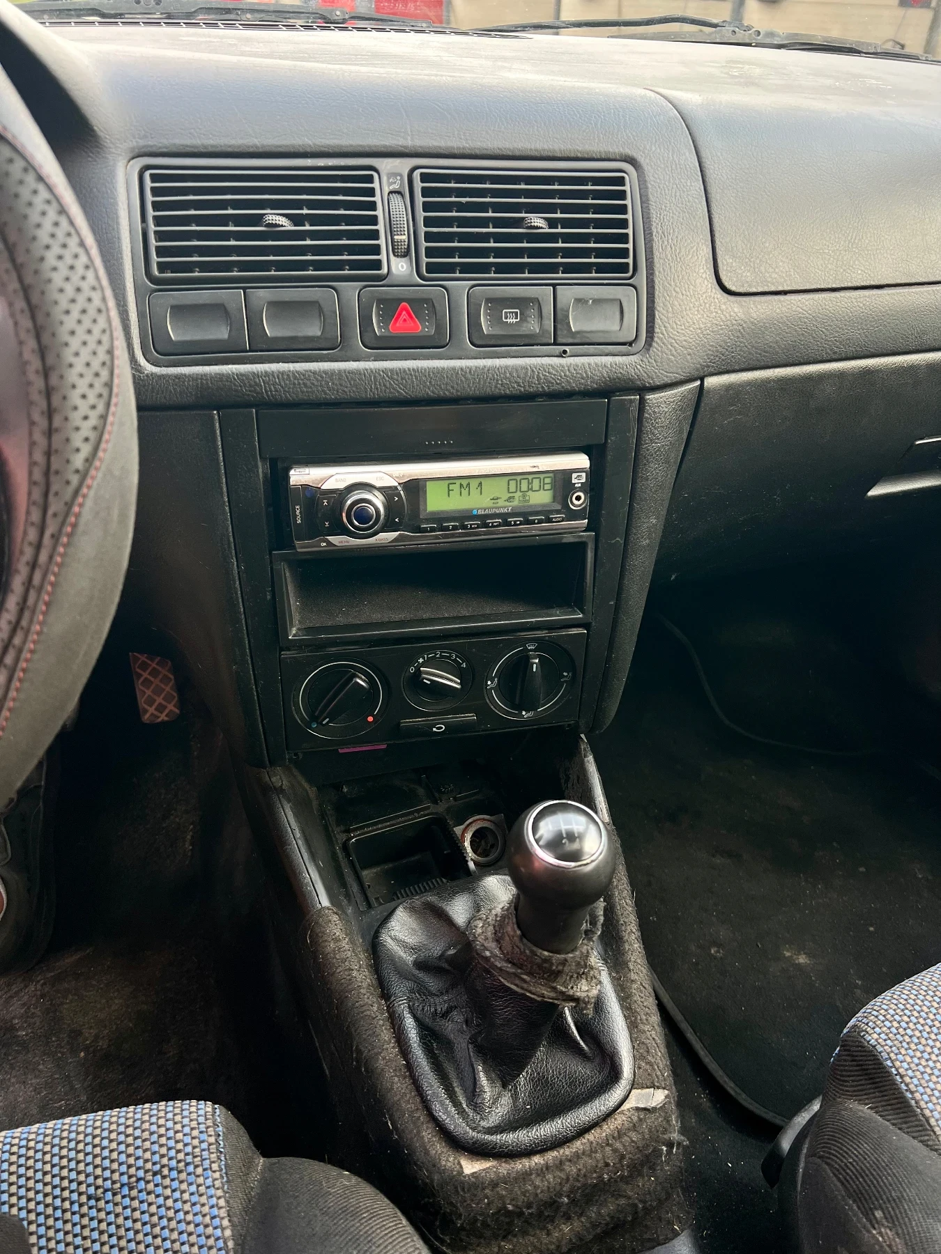 VW Golf 1.6 Теглич Шибидах, снимка 11 - Автомобили и джипове - 56253787