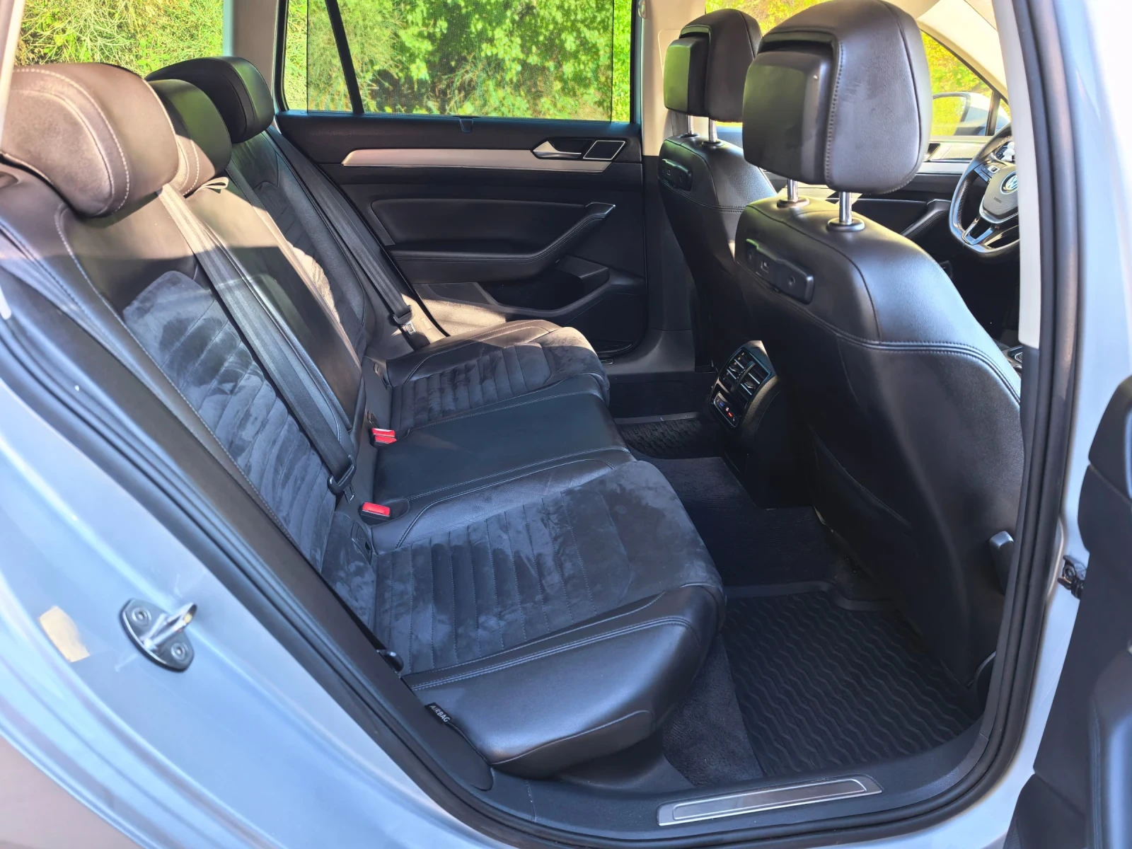 VW Passat 2.0TDI Highline , снимка 7 - Автомобили и джипове - 56350586