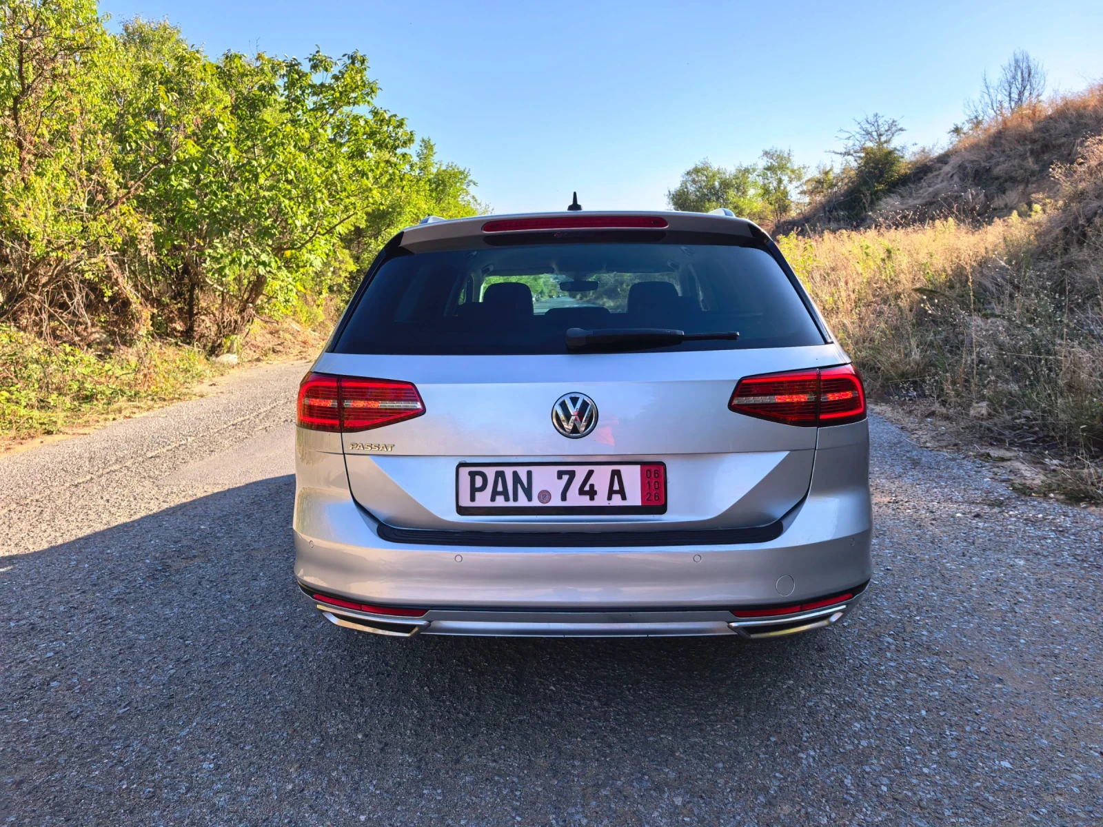 VW Passat 2.0TDI Highline , снимка 9 - Автомобили и джипове - 56350586