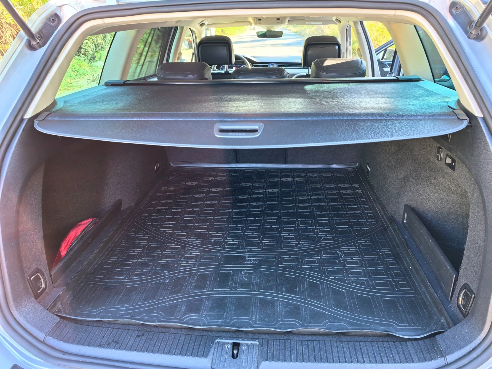 VW Passat 2.0TDI Highline , снимка 8 - Автомобили и джипове - 56350586