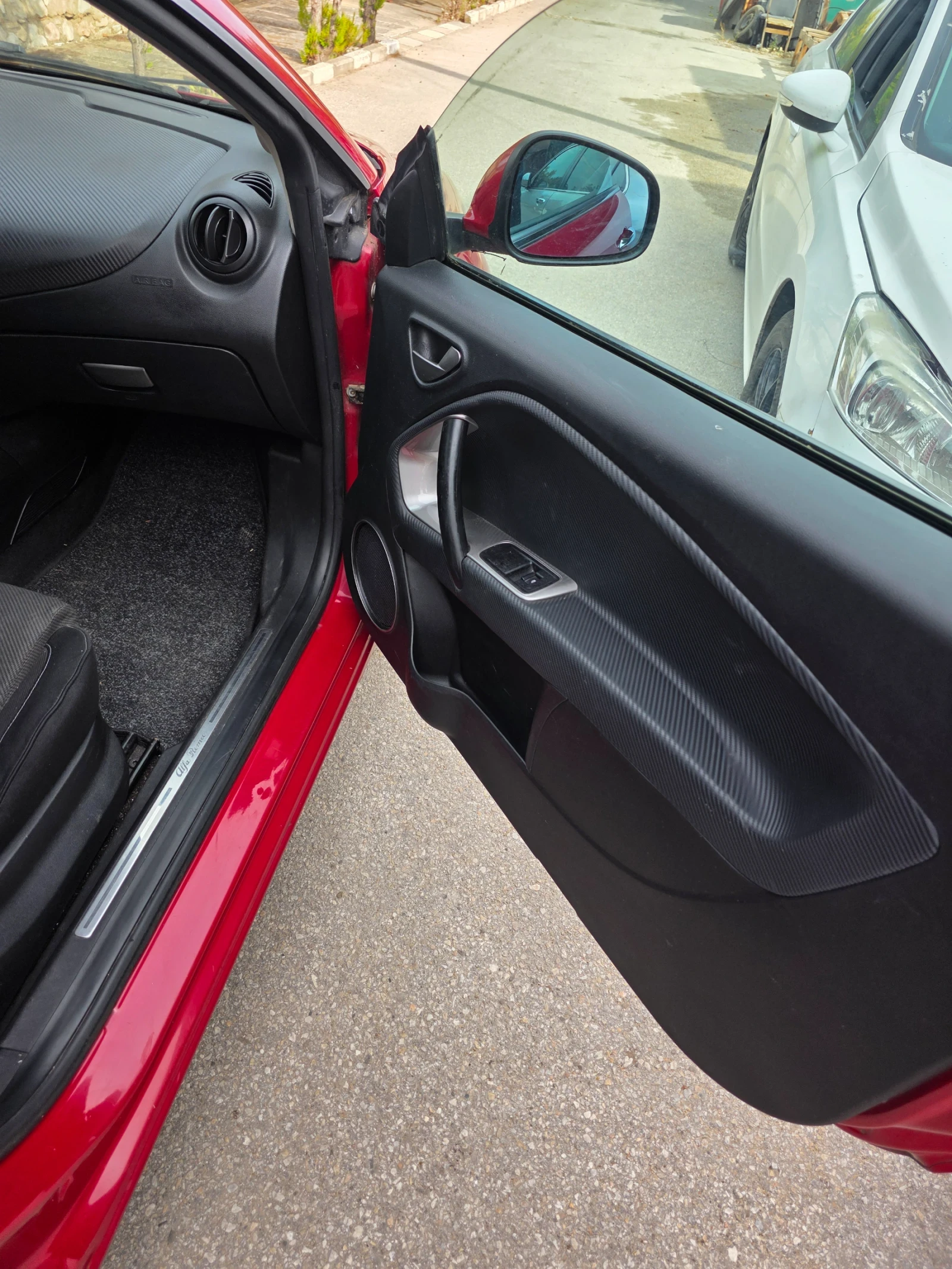 Alfa Romeo MiTo, снимка 17 - Автомобили и джипове - 56637906
