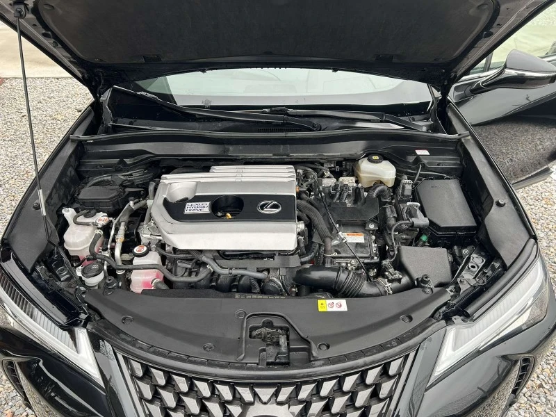 Lexus UX 250h, снимка 8 - Автомобили и джипове - 43282199