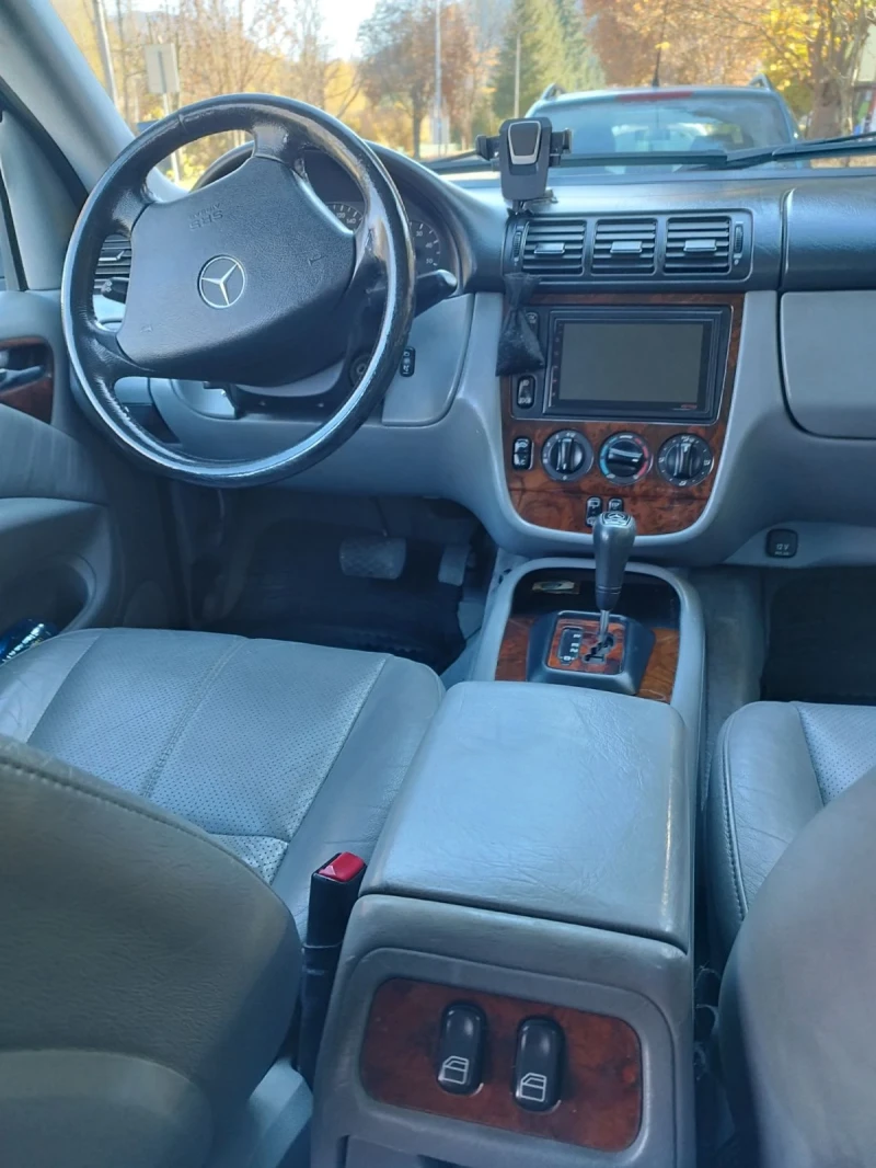 Mercedes-Benz ML 270, снимка 11 - Автомобили и джипове - 47869572