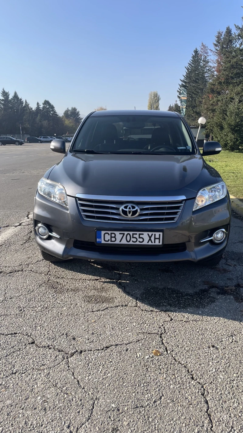 Toyota Rav4 Без удари, Камера, 2 собственик, снимка 1 - Автомобили и джипове - 48179927