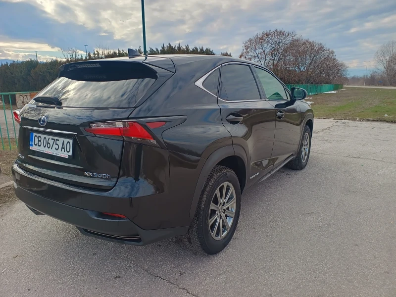 Lexus NX 300h, снимка 3 - Автомобили и джипове - 53397482
