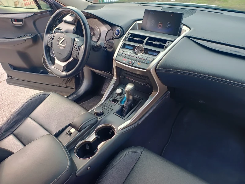Lexus NX 300h, снимка 9 - Автомобили и джипове - 53397482