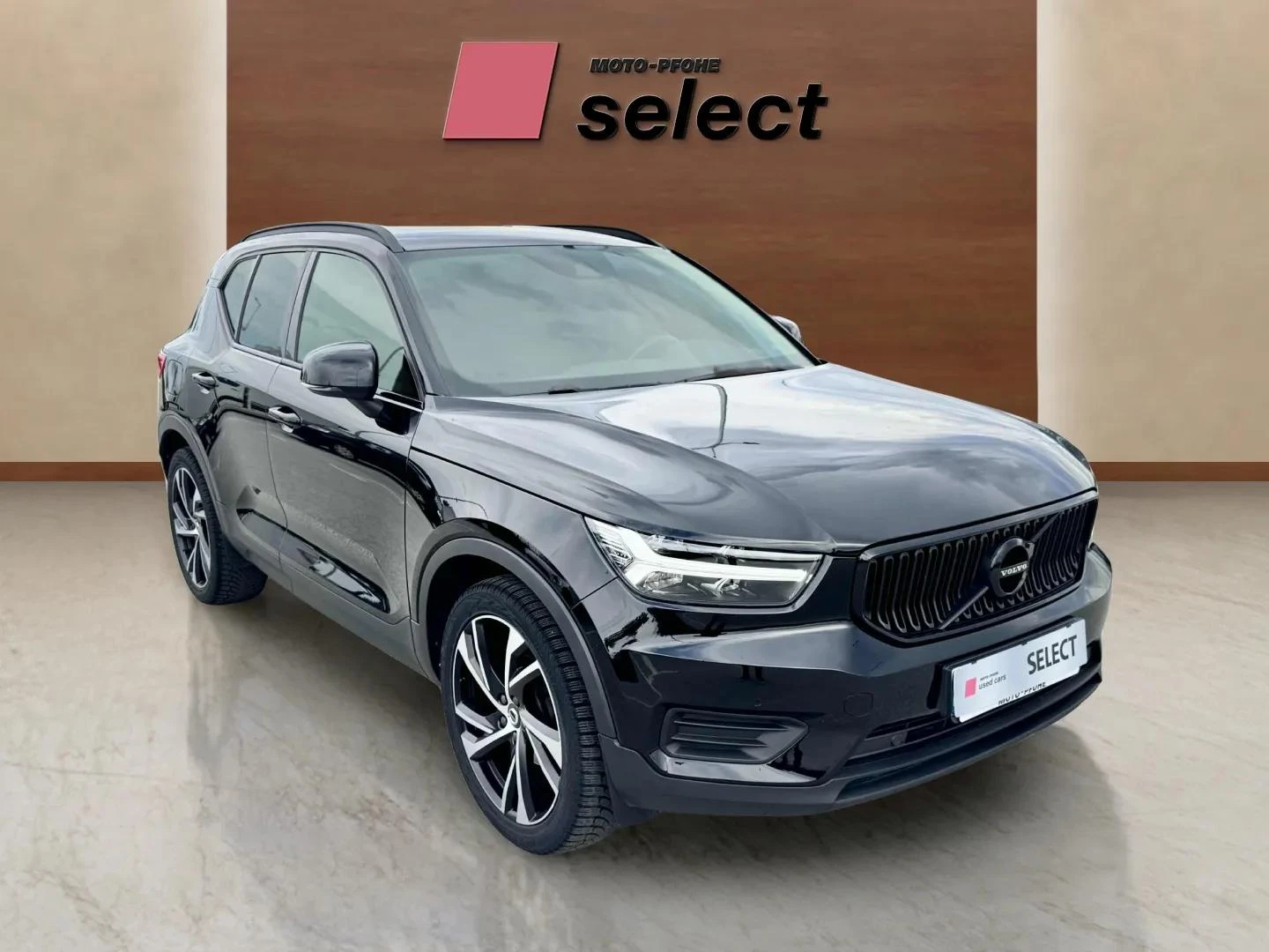Volvo XC40 2.0 - изображение 3